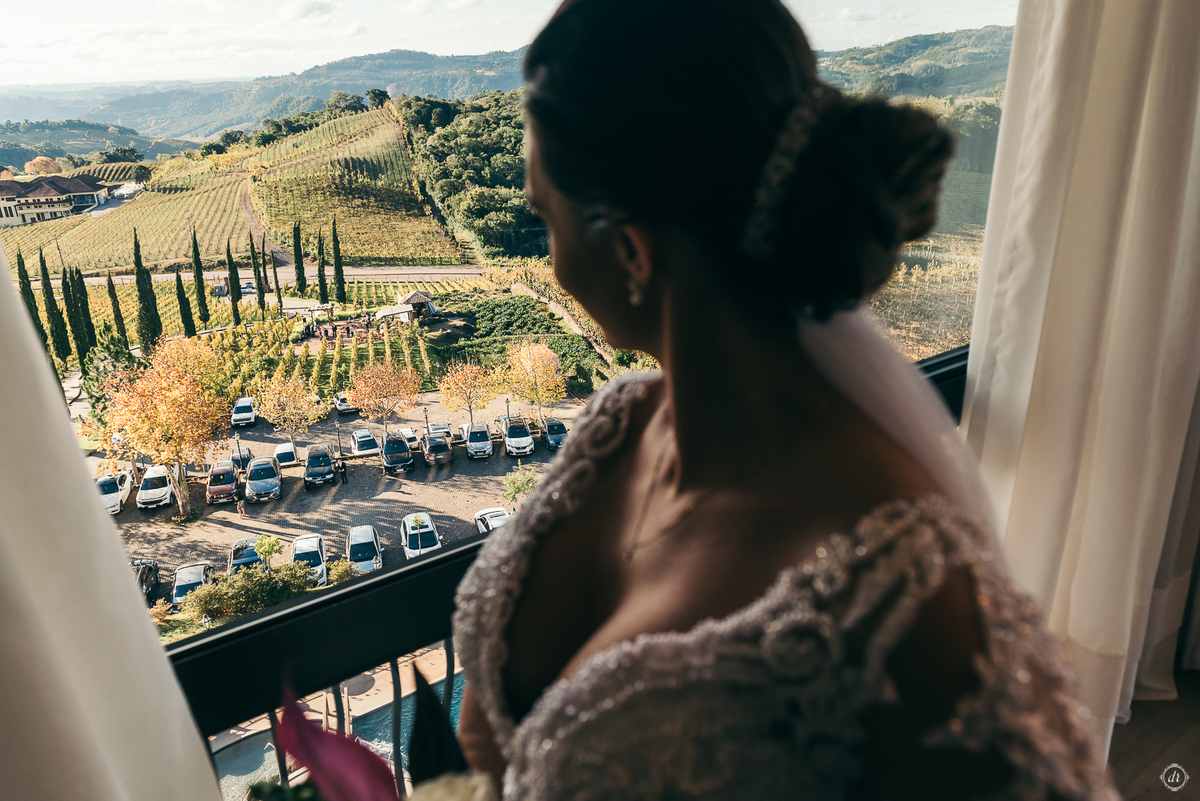 casamento no spa do vinho casamento no vale dos vinhedos fotografa de casamento na serra gaúcha outono no sul scania brasil noivo de caminhão mini wedding no sul elopement no vale dos vinhedos noivas do brasil casamento da pandemia daniela radavelli