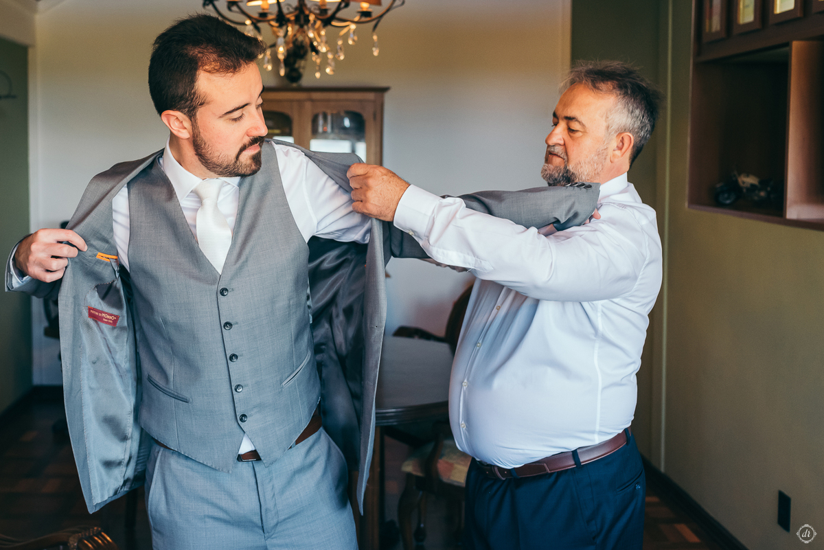 casamento no spa do vinho casamento no vale dos vinhedos fotografa de casamento na serra gaúcha outono no sul scania brasil noivo de caminhão mini wedding no sul elopement no vale dos vinhedos noivas do brasil casamento da pandemia daniela radavelli