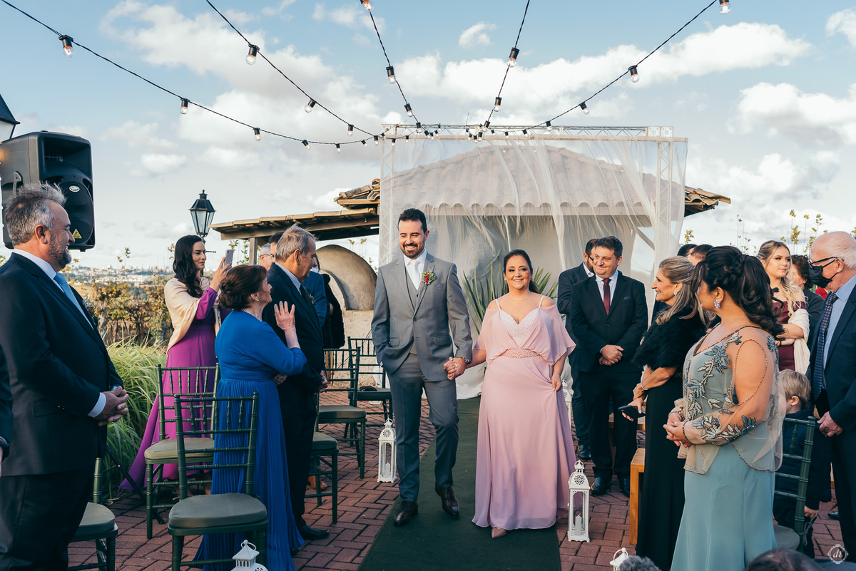 casamento no spa do vinho casamento no vale dos vinhedos fotografa de casamento na serra gaúcha outono no sul scania brasil noivo de caminhão mini wedding no sul elopement no vale dos vinhedos noivas do brasil casamento da pandemia daniela radavelli