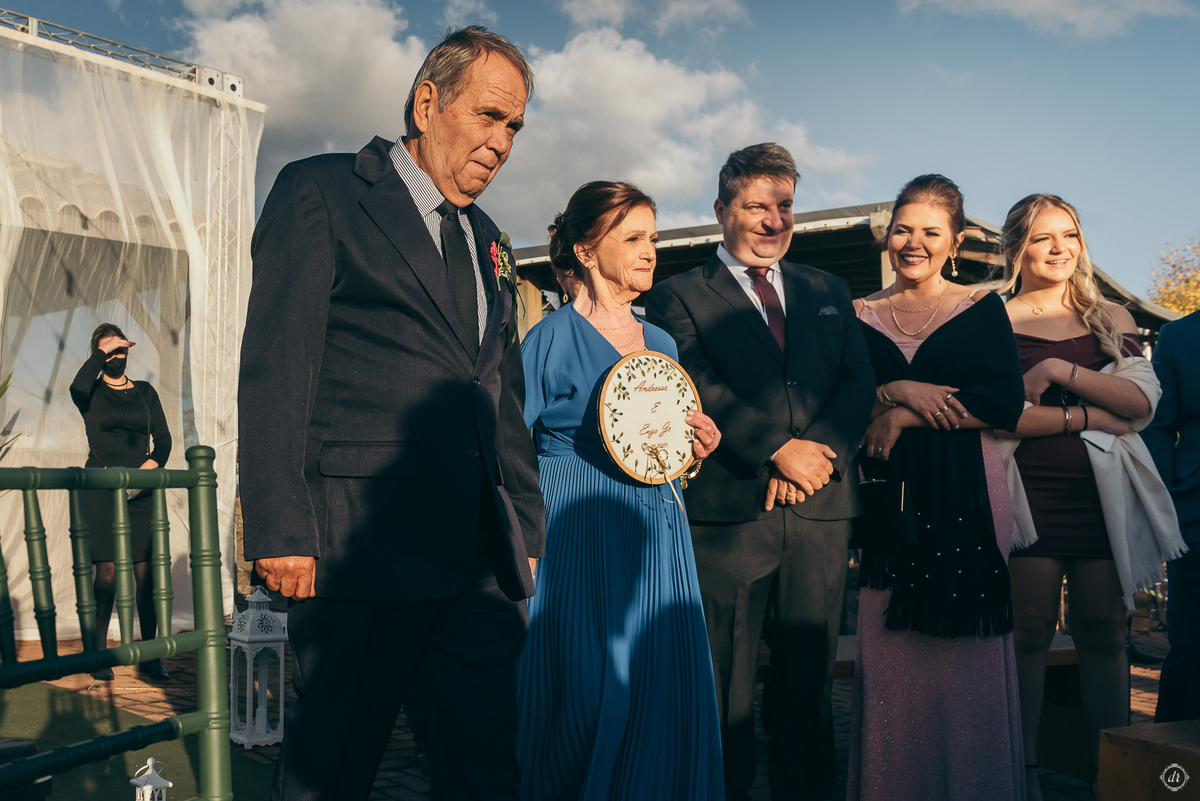 casamento no spa do vinho casamento no vale dos vinhedos fotografa de casamento na serra gaúcha outono no sul scania brasil noivo de caminhão mini wedding no sul elopement no vale dos vinhedos noivas do brasil casamento da pandemia daniela radavelli