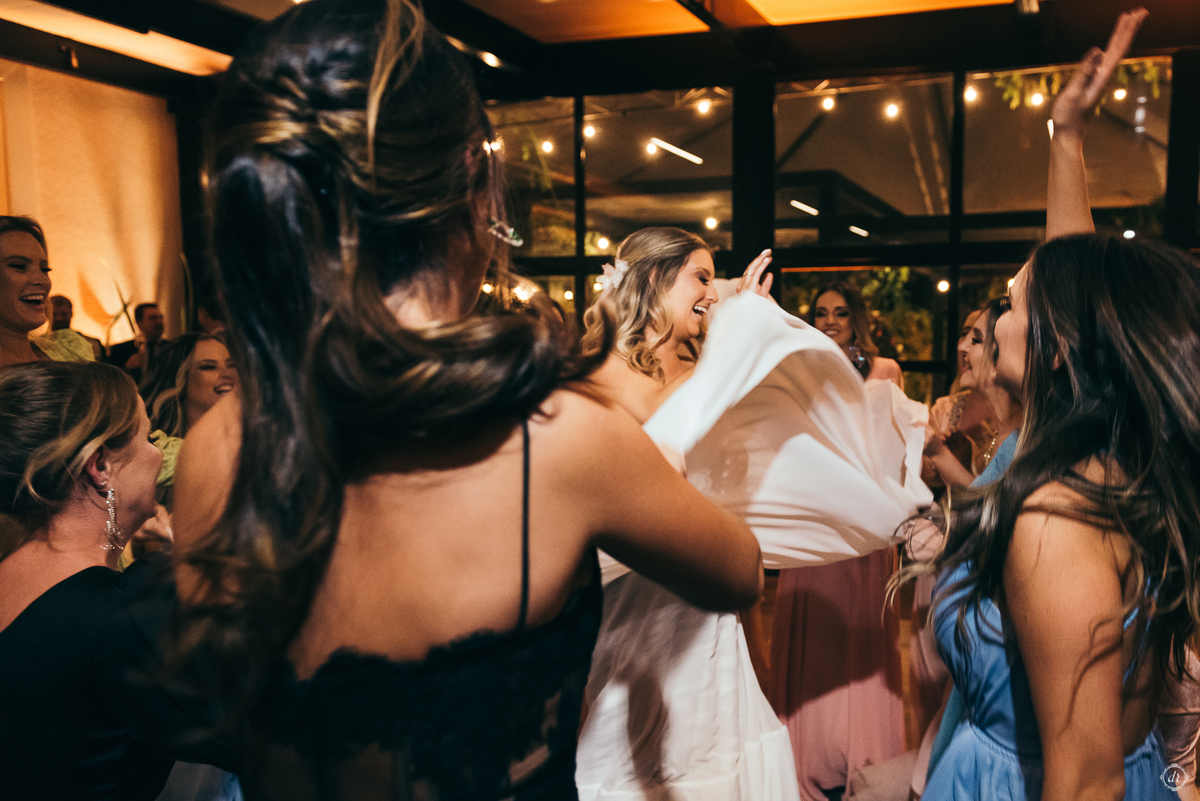 hotel spa do vinho casamento no vale dos vinhedos daniela radavelli fotografia noivas do brasil destination wedding decoração de casamento dança do noivos hora do buque