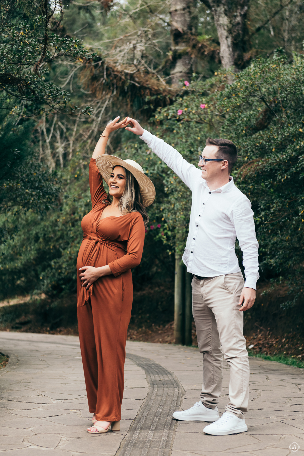 ensaio de gestante daniela radavelli fotografia ensaio em gramado fotos no lago negro look de gestante 