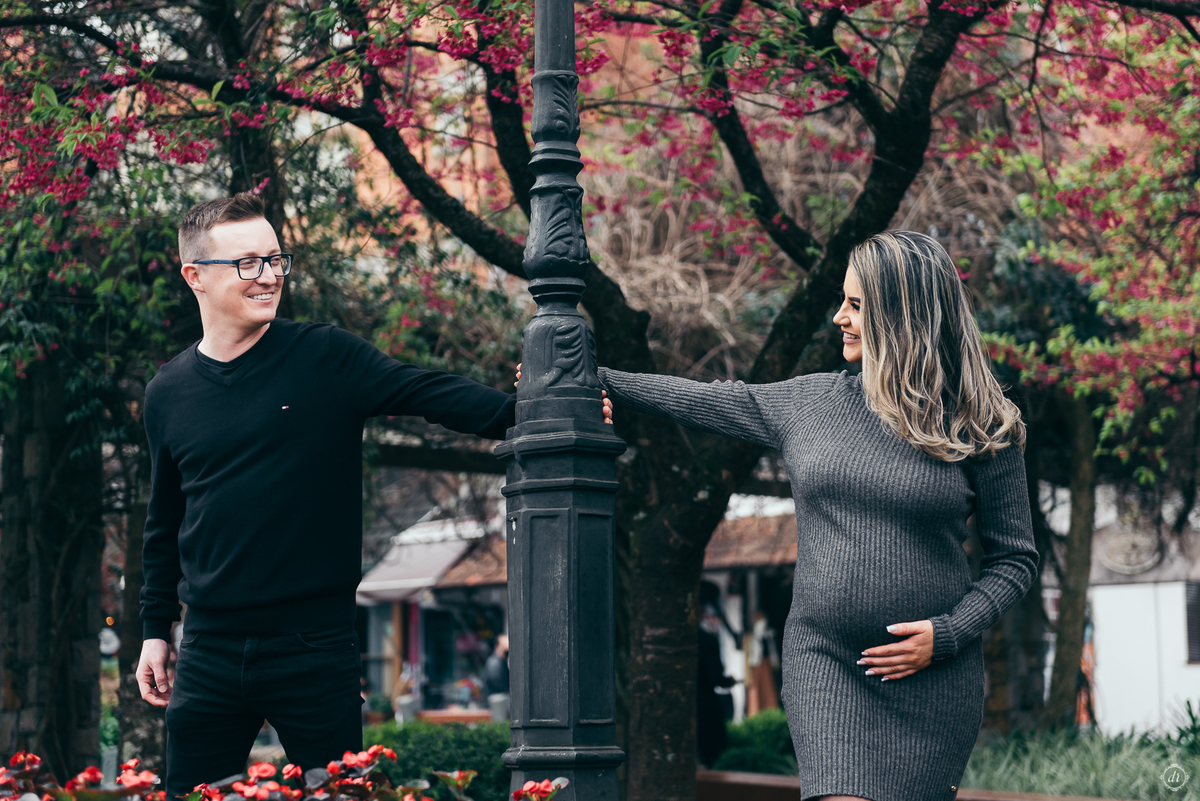 ensaio de gestante daniela radavelli fotografia ensaio em gramado fotos no lago negro look de gestante 