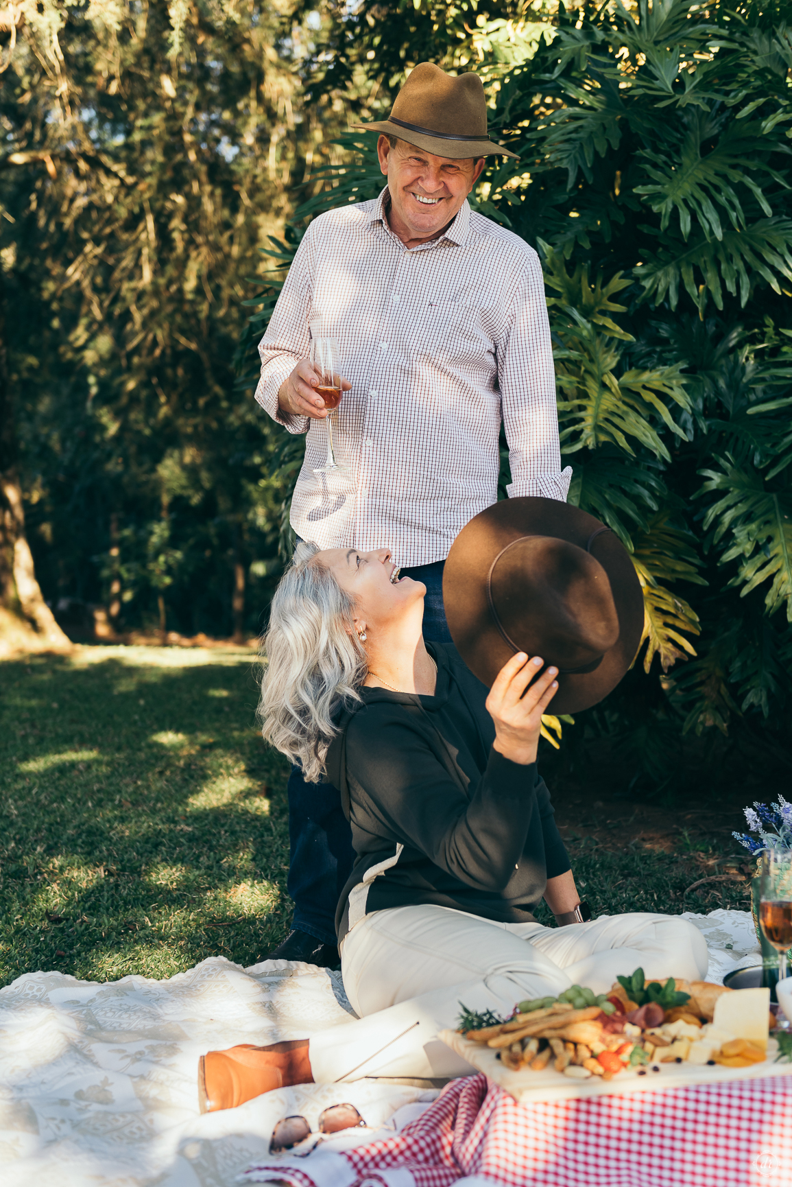 ensaio de familia daniela radavelli fotografia fotografa em bento Gonçalves fotos chá da tarde piquenique no jardim  