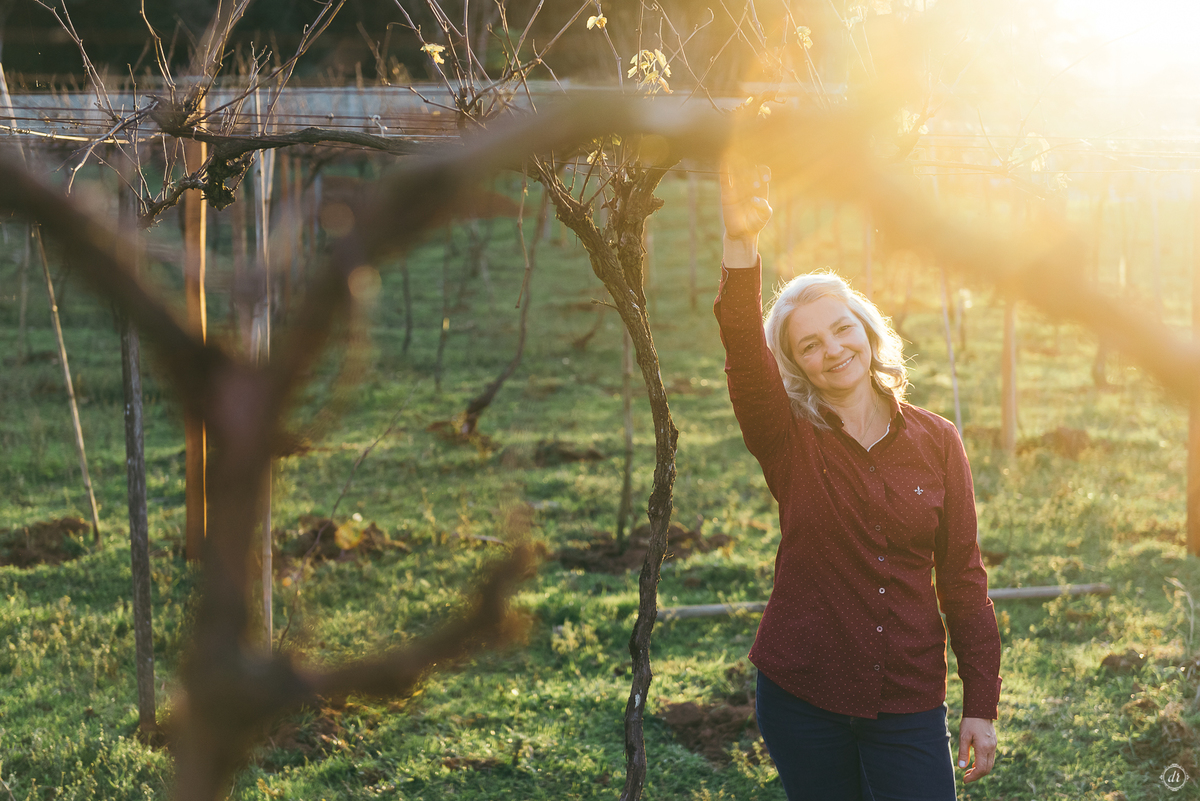 ensaio de familia daniela radavelli fotografia fotografa em bento Gonçalves fotos chá da tarde piquenique no jardim  de lambreta aniversario de 60 anos