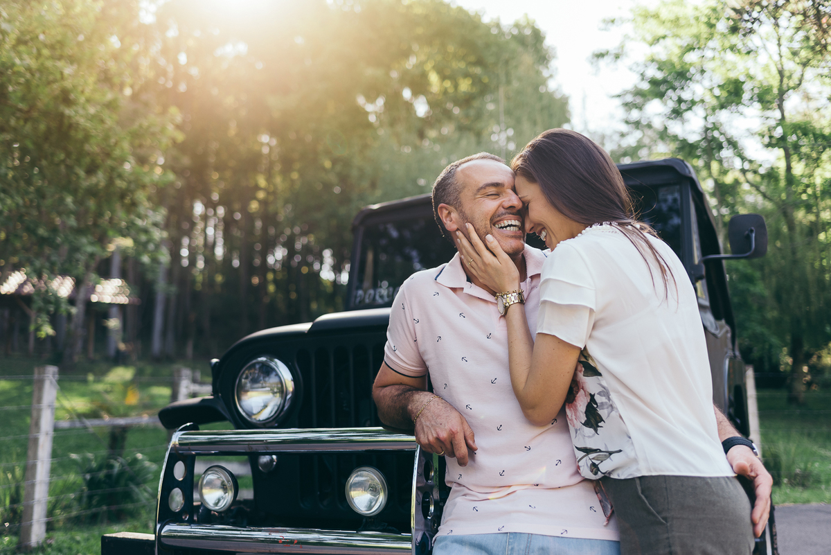 ensaio pre casamento daniela radavelli fotografia ensaio com jeep pre wedding no por do sol 