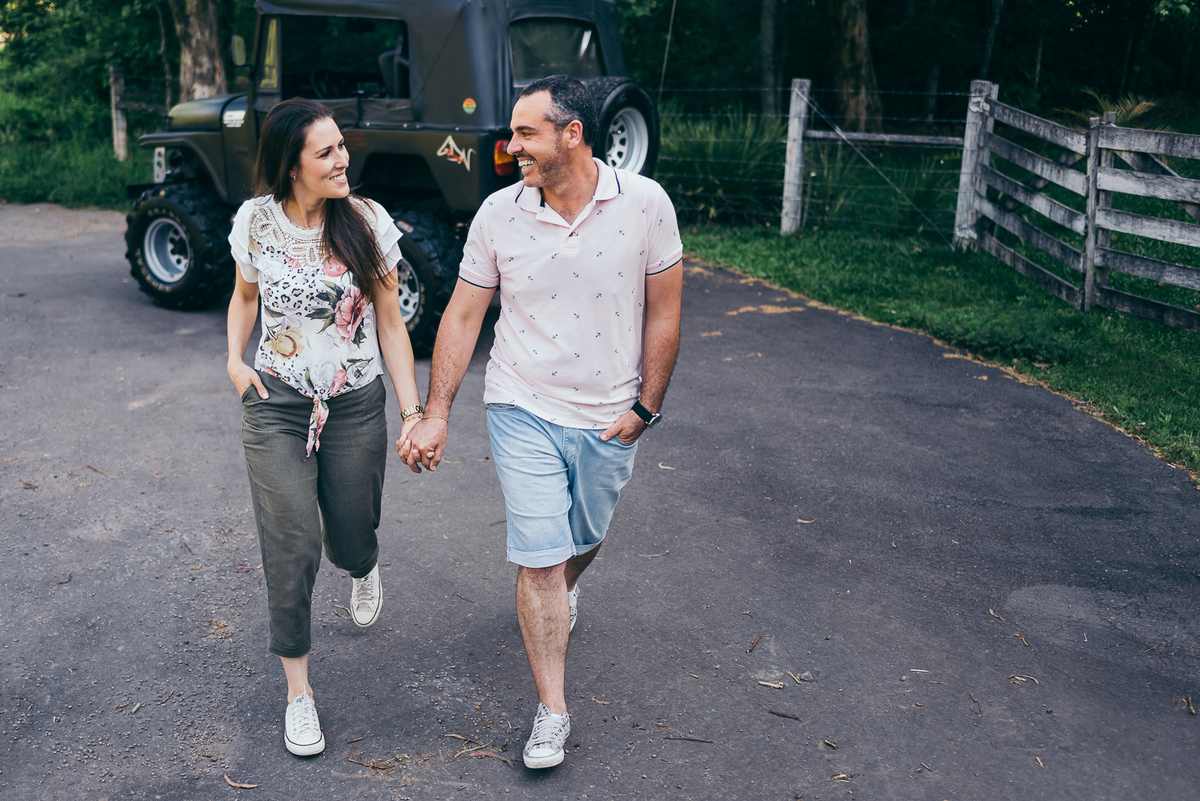 ensaio pre casamento daniela radavelli fotografia ensaio com jeep pre wedding no por do sol 