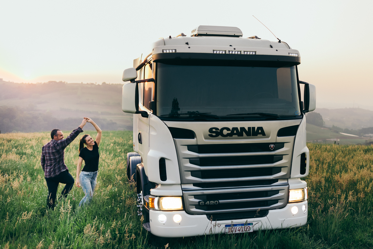 ensaio pre casamento daniela radavelli fotografia ensaio com scania pre wedding amor de caminhoneiro 