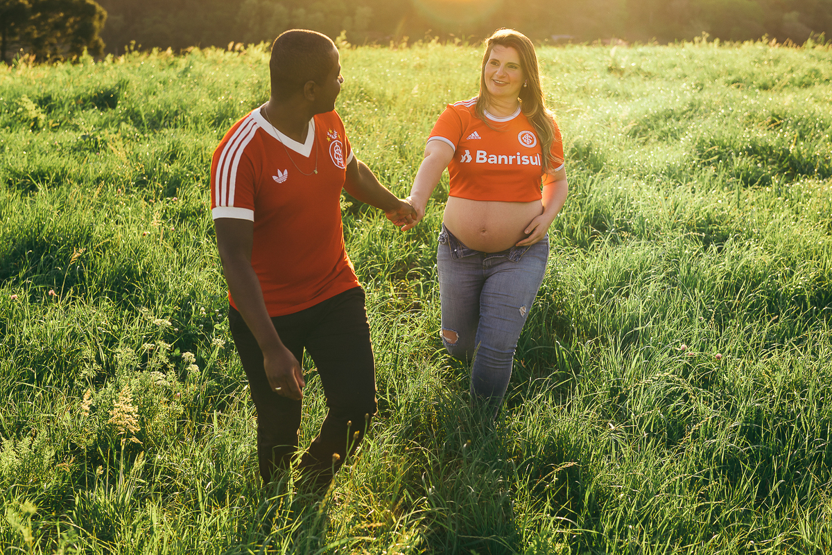 ensaio de gestante daniela radavelli fotografia ensaio na serra gaucha mamae colorada papai colorado 