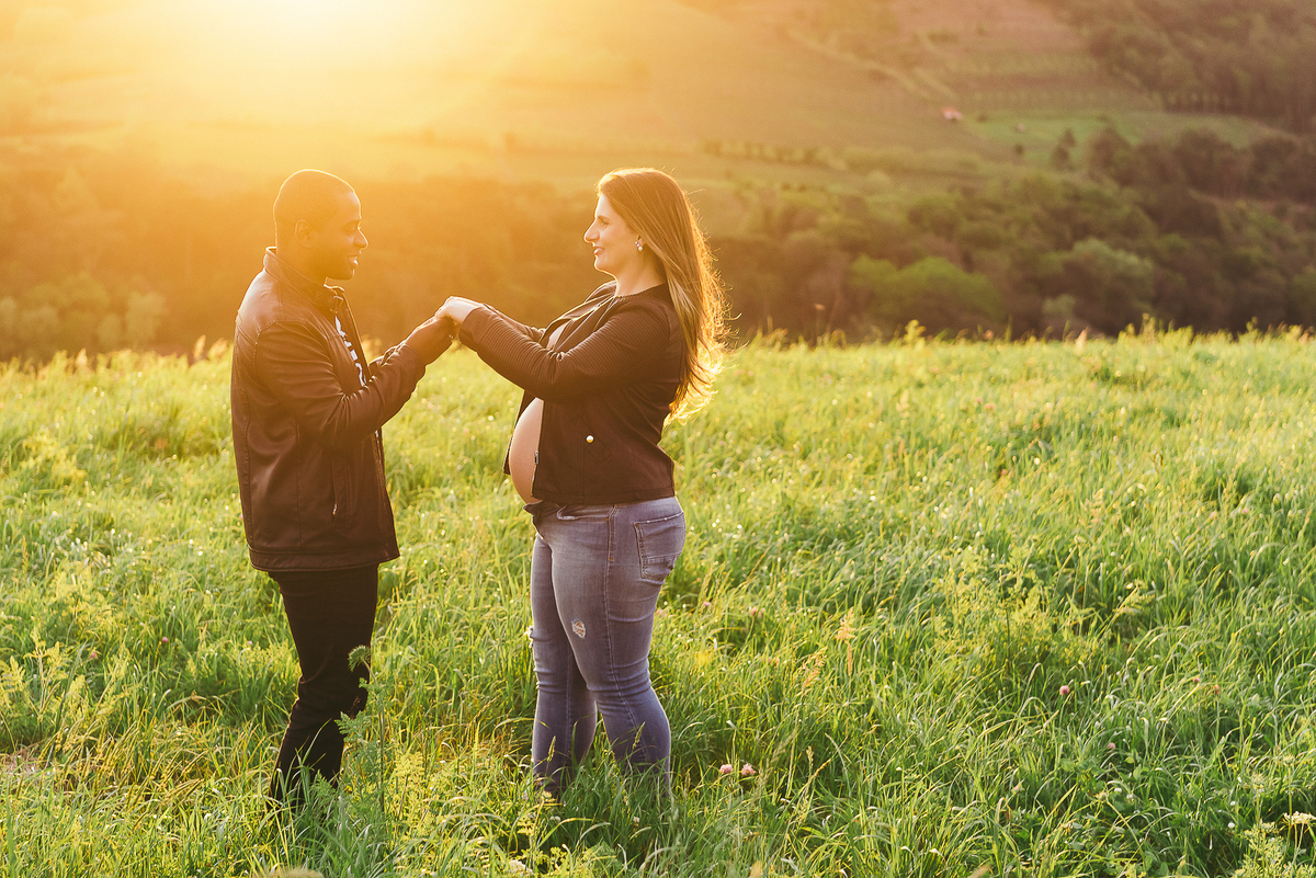ensaio de gestante daniela radavelli fotografia ensaio na serra gaucha mamae colorada papai colorado 