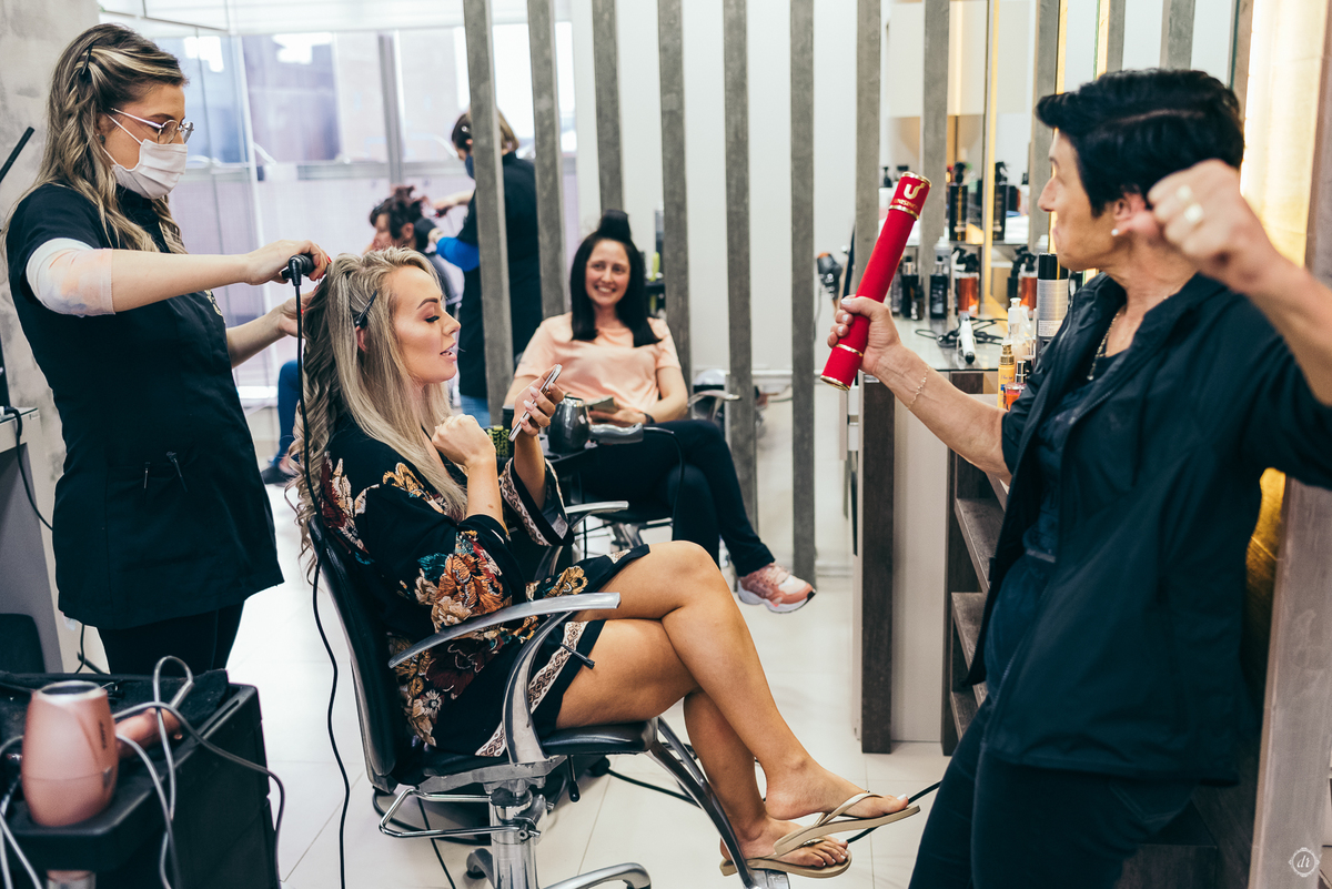 festa de formatura formanda em direito vestido de formatura vestido vermelho decoração de formatura  vinicola lovara vinhos finos  daniela radavelli fotografia