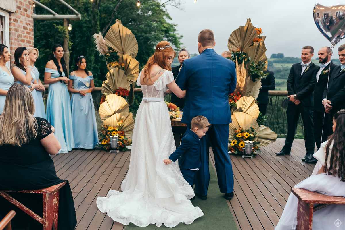 casamento ao ar livre Villa D'arte vale dos vinhedos daniela radavelli fotografia filho de pajem 