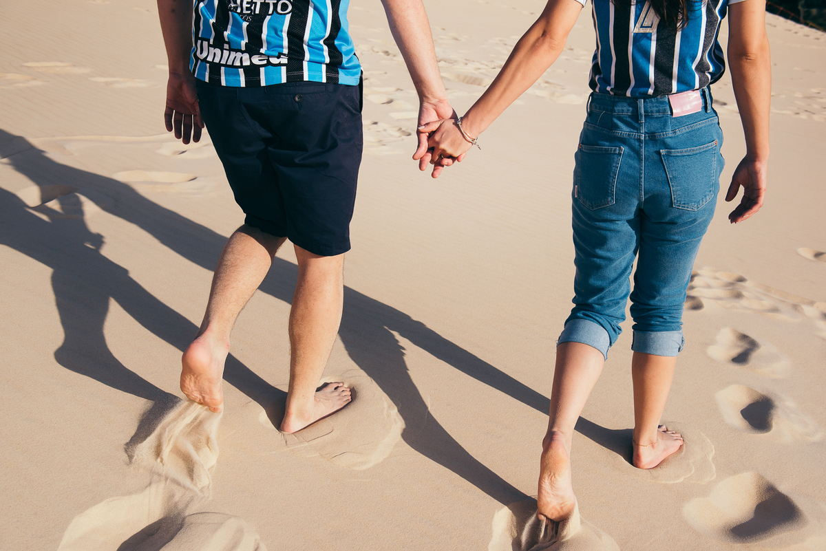ensaio pré wedding ensaio de casal daniela radavelli fotografia dunas do siriú Garopaba amanhecer na Guarda do Embau fotos no litoral de SC ensaio na praia 