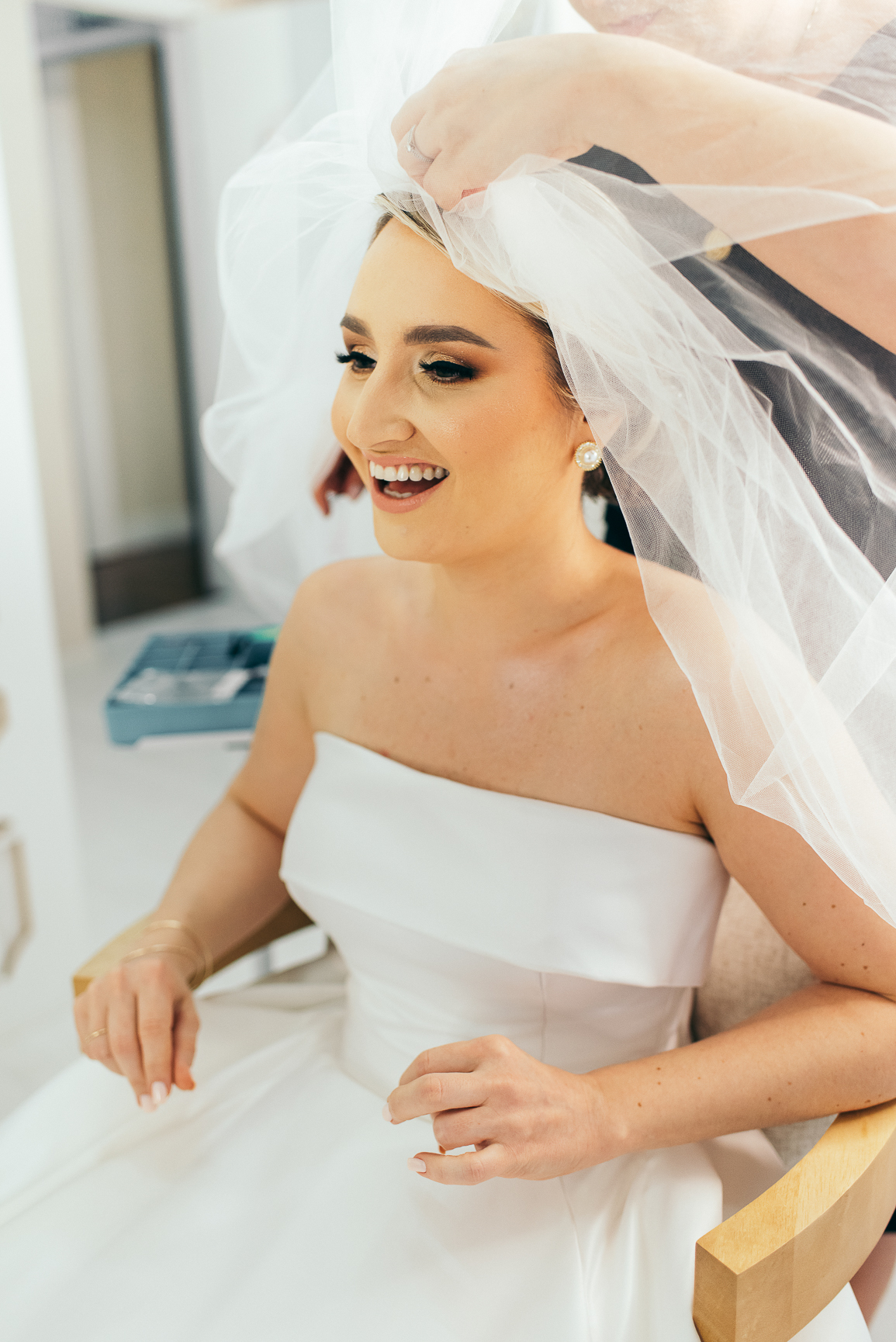 casamento na vinícola lovara daniela radavelli fotografia fotografa de casamento na serra gaucha vestido de noiva liso casamento na igreja casamento com chuva