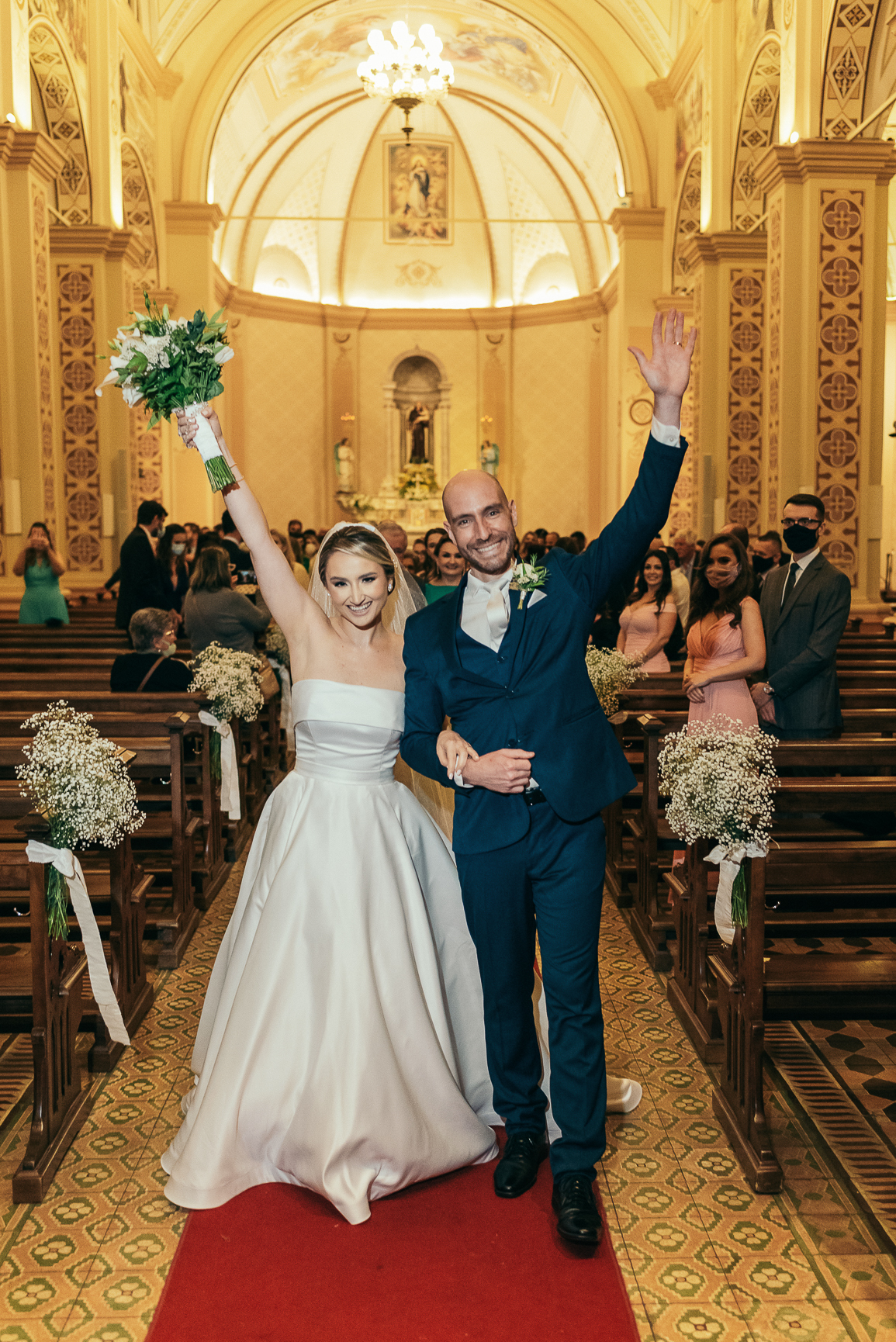 casamento na vinícola lovara daniela radavelli fotografia fotografa de casamento na serra gaucha vestido de noiva liso casamento na igreja casamento com chuva