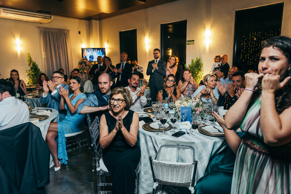 casamento na vinícola lovara daniela radavelli fotografia fotografa de casamento na serra gaucha vestido de noiva liso casamento na igreja casamento com chuva