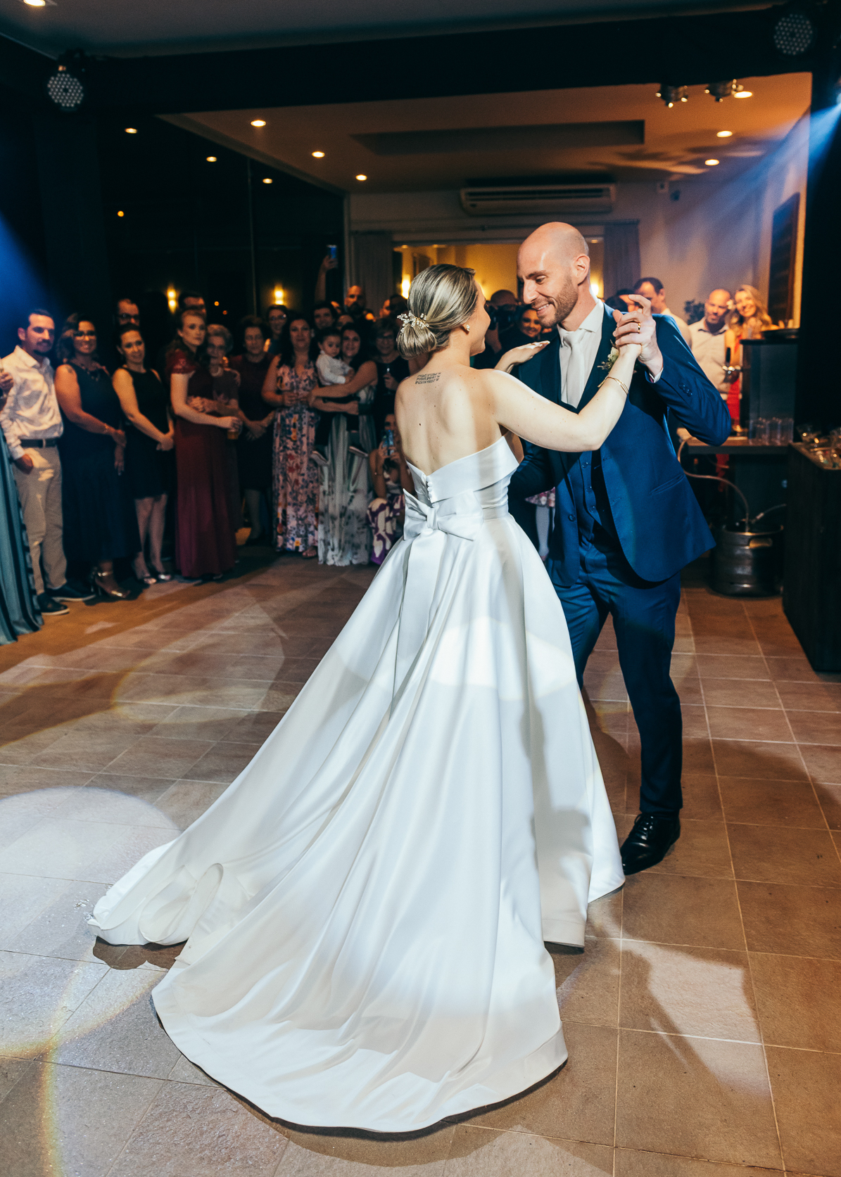 casamento na vinícola lovara daniela radavelli fotografia fotografa de casamento na serra gaucha vestido de noiva liso casamento na igreja casamento com chuva