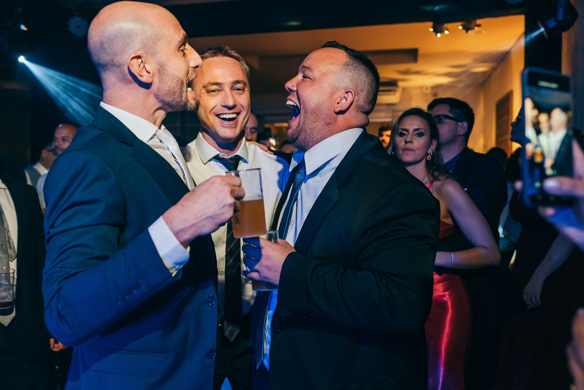 casamento na vinícola lovara daniela radavelli fotografia fotografa de casamento na serra gaucha vestido de noiva liso casamento na igreja casamento com chuva