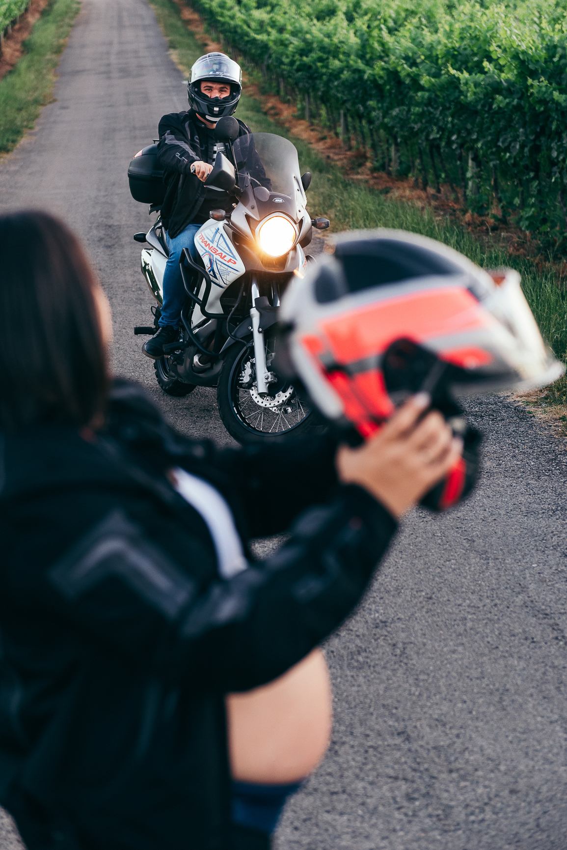 ensaio de gestante daniela radavelli fotografia fotografa de gestante ensaio externo de gestante amor por moto papai motoqueiro papai piloto ensaio com moto 