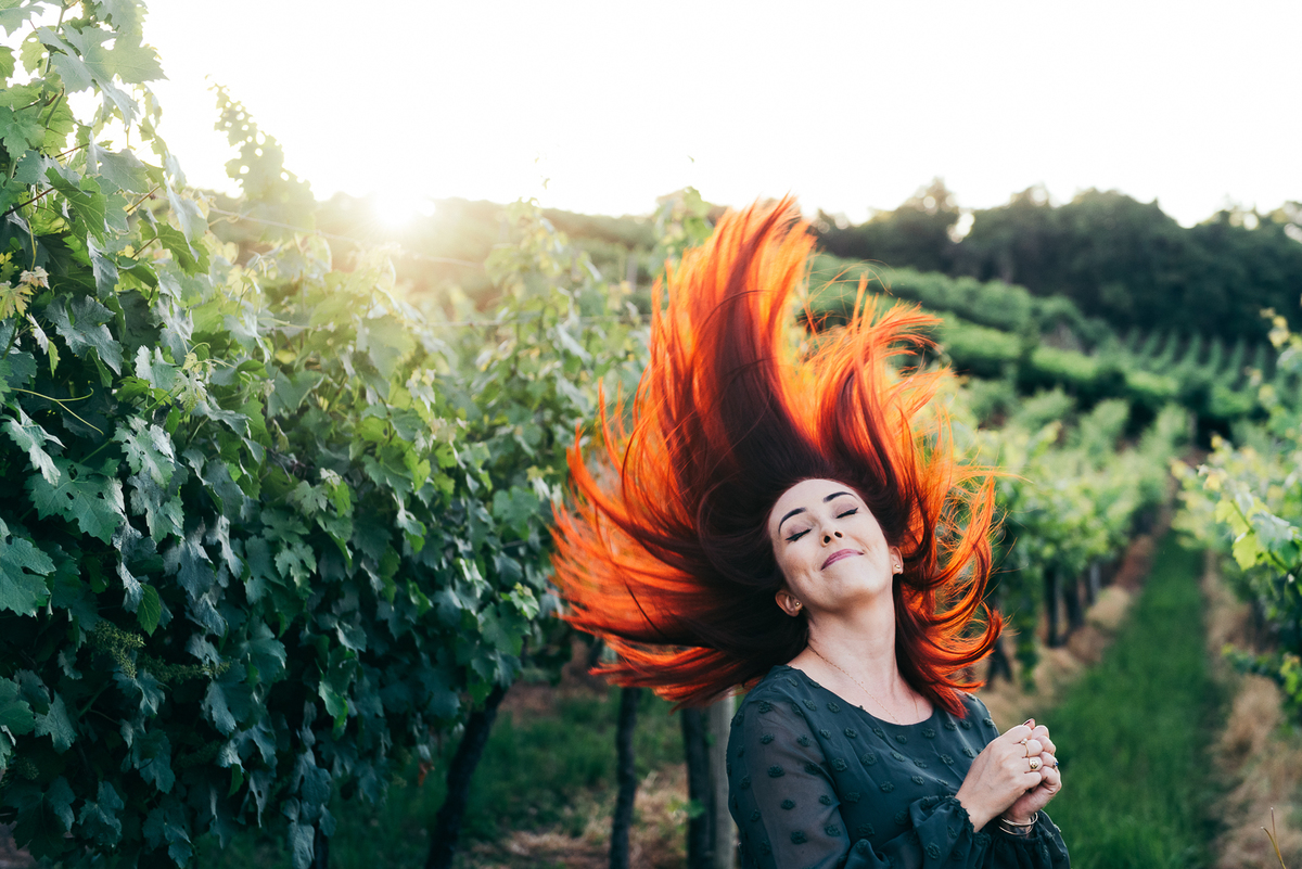 ensaio feminino ensaio na serra gaucha daniela radavelli fotografia fotos de ruiva ensaio de fotografa book no vale dos vinhedos 