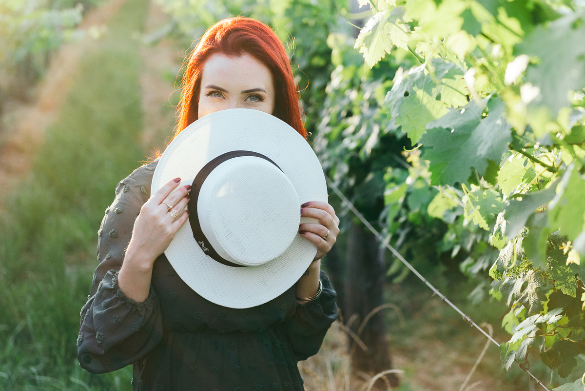 ensaio feminino ensaio na serra gaucha daniela radavelli fotografia fotos de ruiva ensaio de fotografa book no vale dos vinhedos 