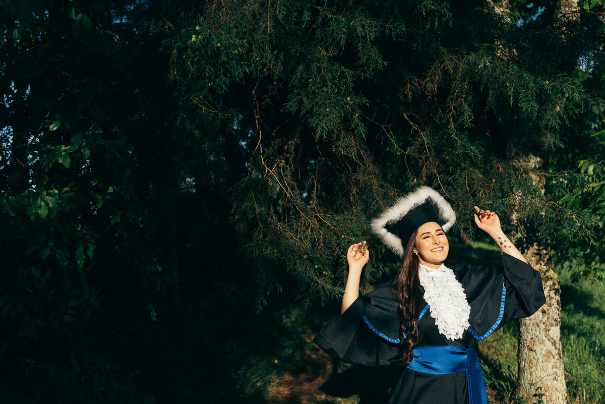 ensaio de formatura daniela radavelli fotografia ensaio em casa fotos de toga fotos em familia garibaldi fotografa na serra gaucha