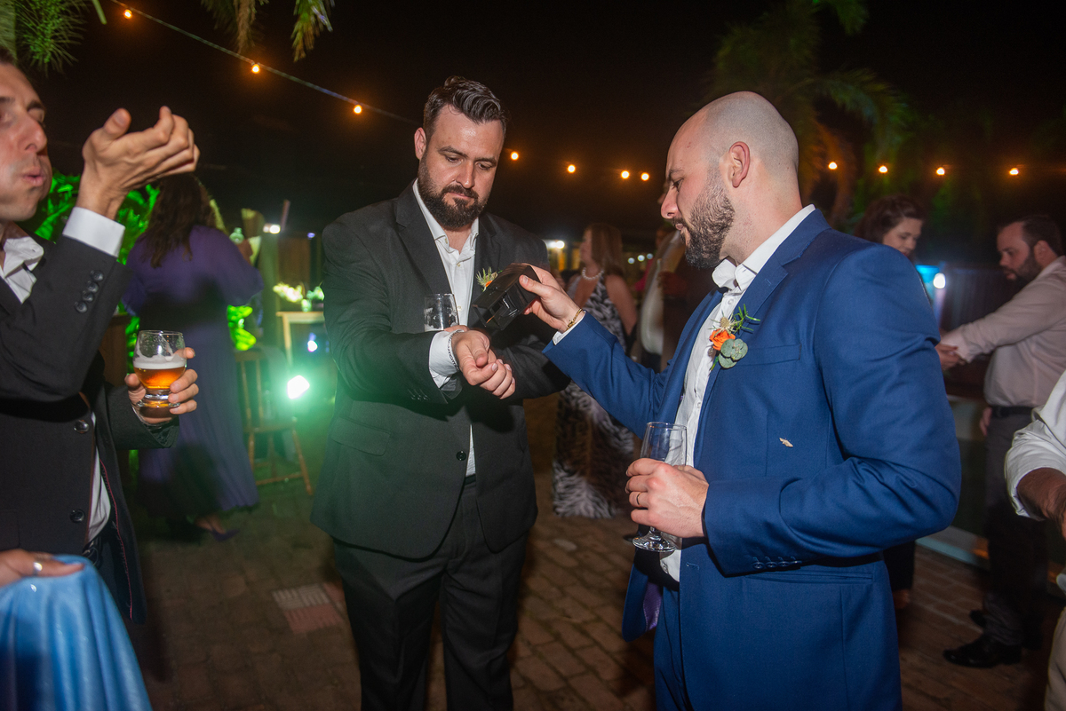 Imagem da recepção dos noivos após o casamento. Foto por Marco Marco Moscarelli 