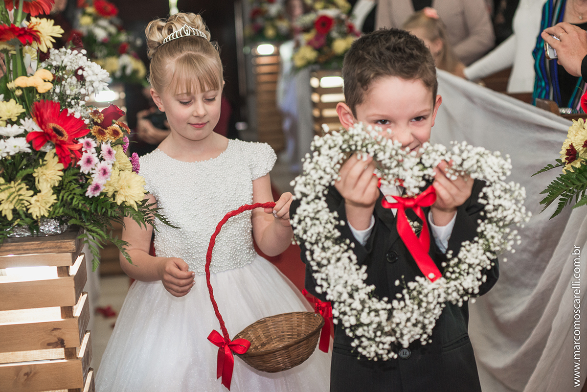 Entrada do pagem e da aia para a cerimõnia de casamento. Foto Por Marco Moscarelli