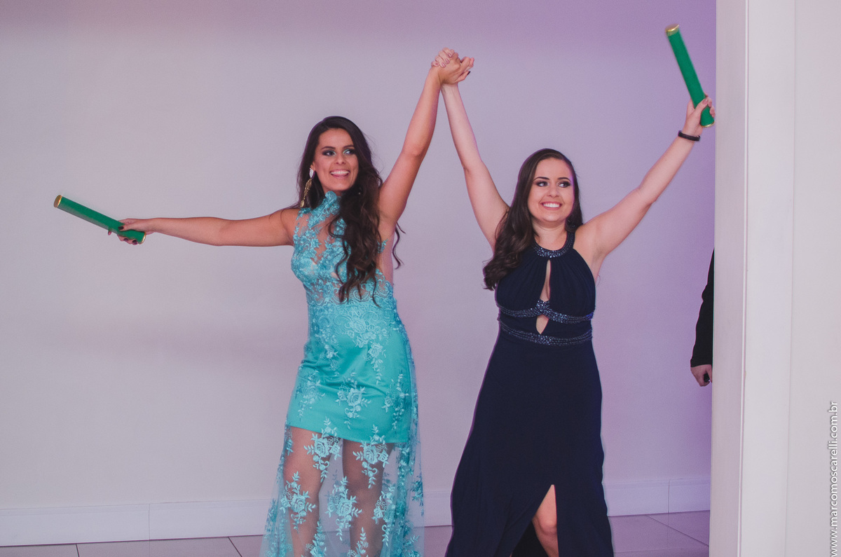 Foro linda do momento da chegada das formandas na recepção de formatura.