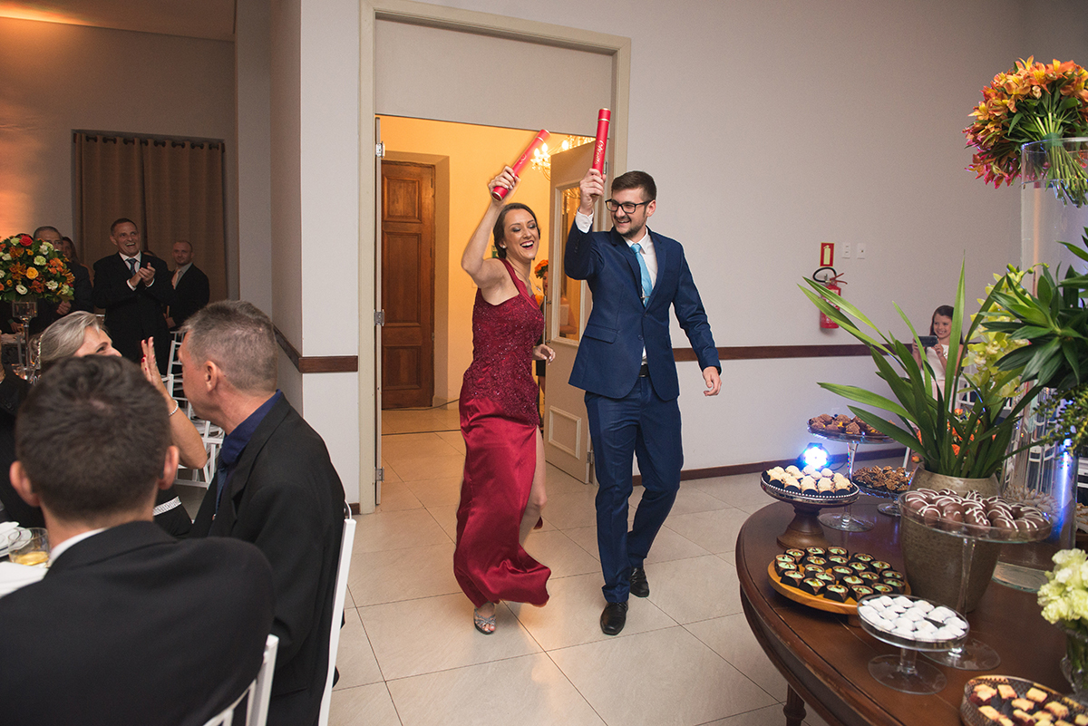 Momento da entrada dos formandos na sua recepção de formatura. Foto por Marco Moscarelli Fotografo