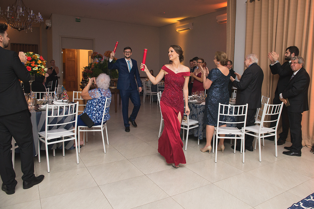 Momento da entrada dos formandos na sua recepção de formatura. Foto por Marco Moscarelli Fotografo