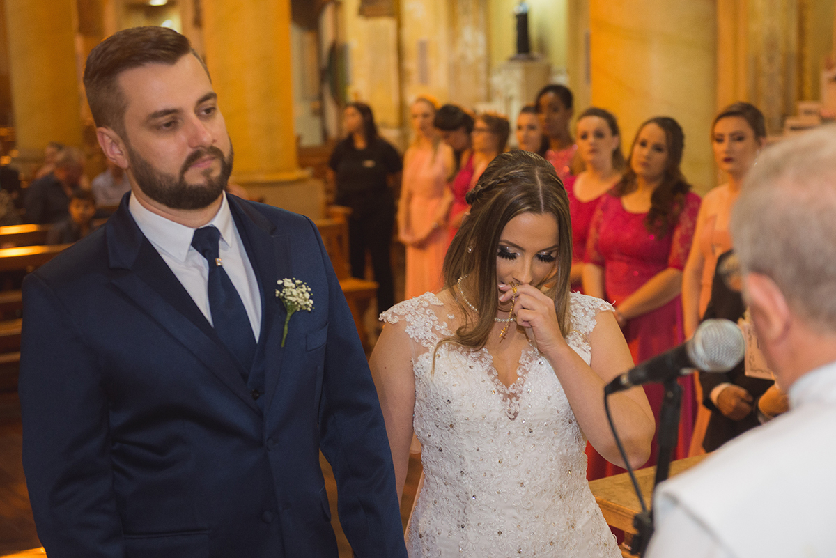 Noiva emocionada durante a cerimônia de casamento. Foto por Marco Moscarelli Fotografo.