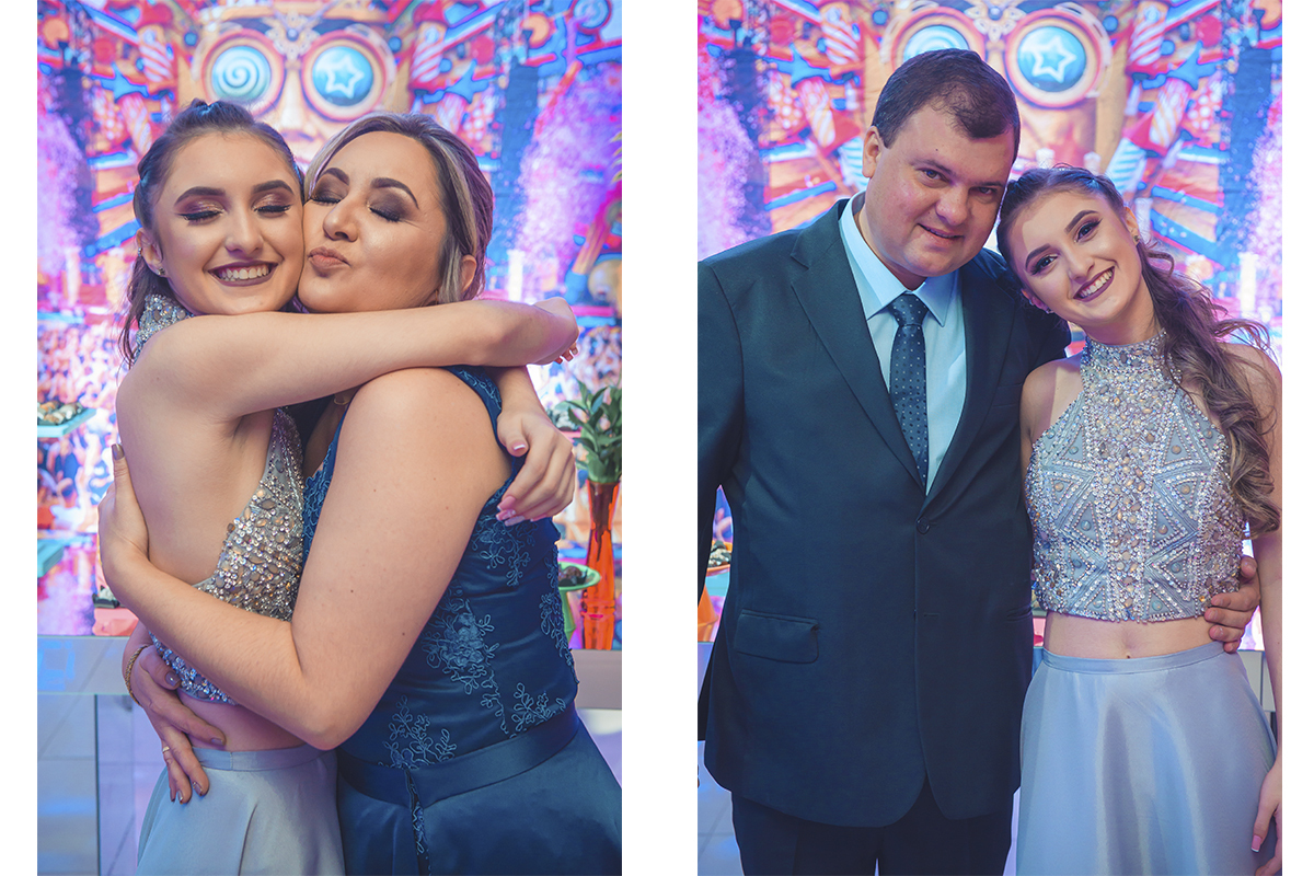 aniversariante posando para fotos com seus pais. Foto por Marco Moscarelli Fotografo.