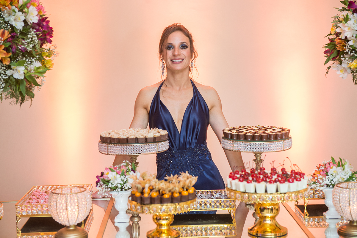 seu canudo de formatura em Medicina em Pelotas. Foto por Marco Moscarelli Fotografo.