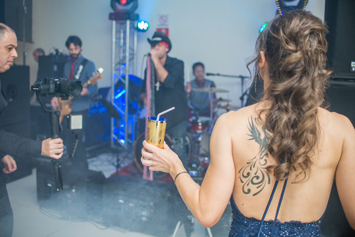 frente a banda na sua recepção de formatura em medicina em Pelotas. foto por Marco Moscarelli Fotografo.