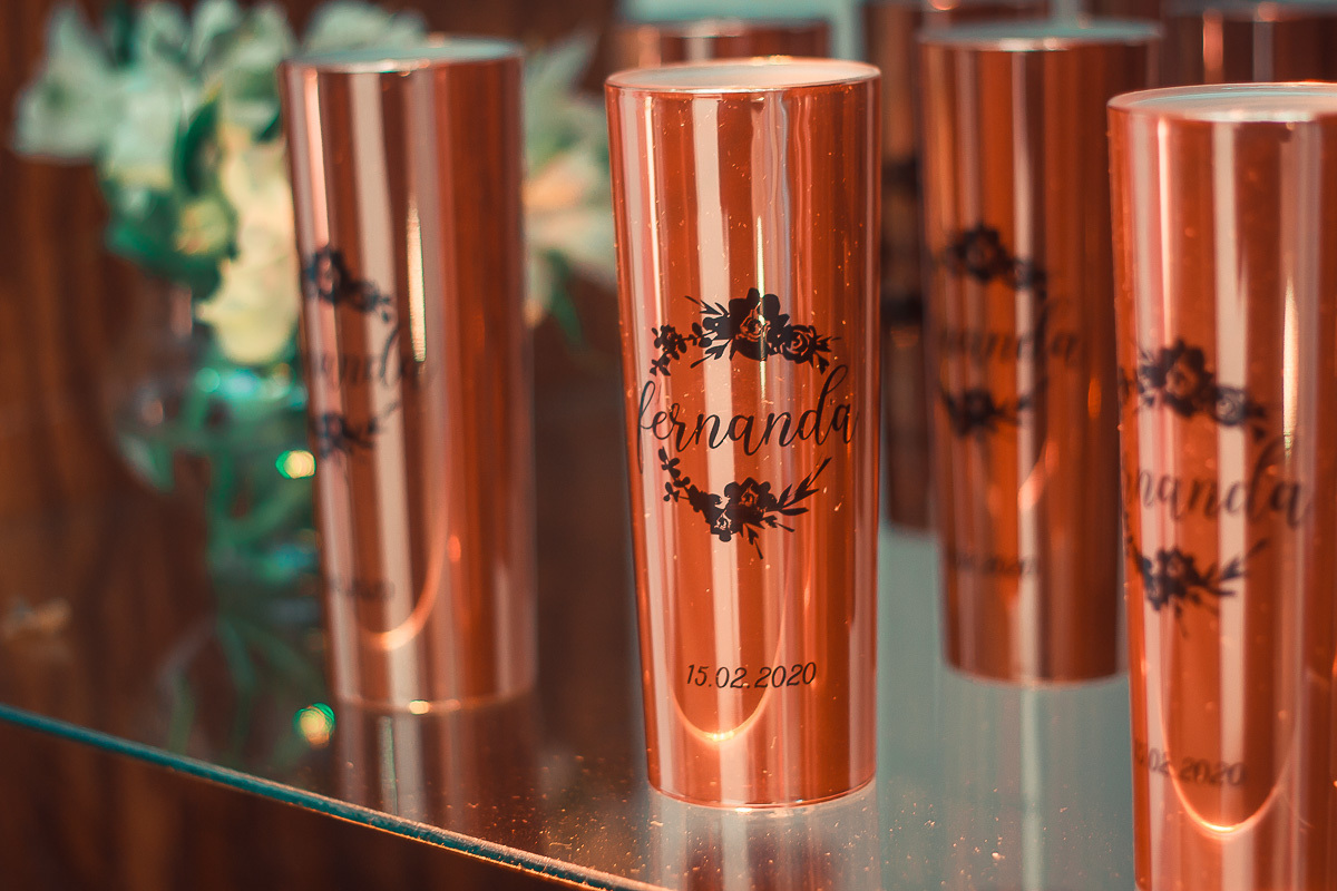 Fotografia da mesa de doces e do bolo de aniversario que compõe a decoração da festa de 15 anos em jaguarão. Foto por Marco Moscarelli Fotografo Pelotas.