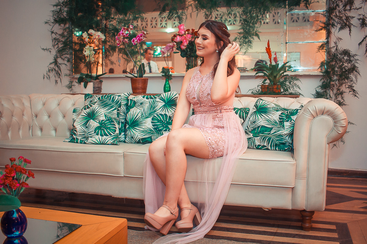 Retrato da debutante momentos antes da festa de 15 anos em jaguarão. Foto por Marco Moscarelli Fotografo Pelotas.