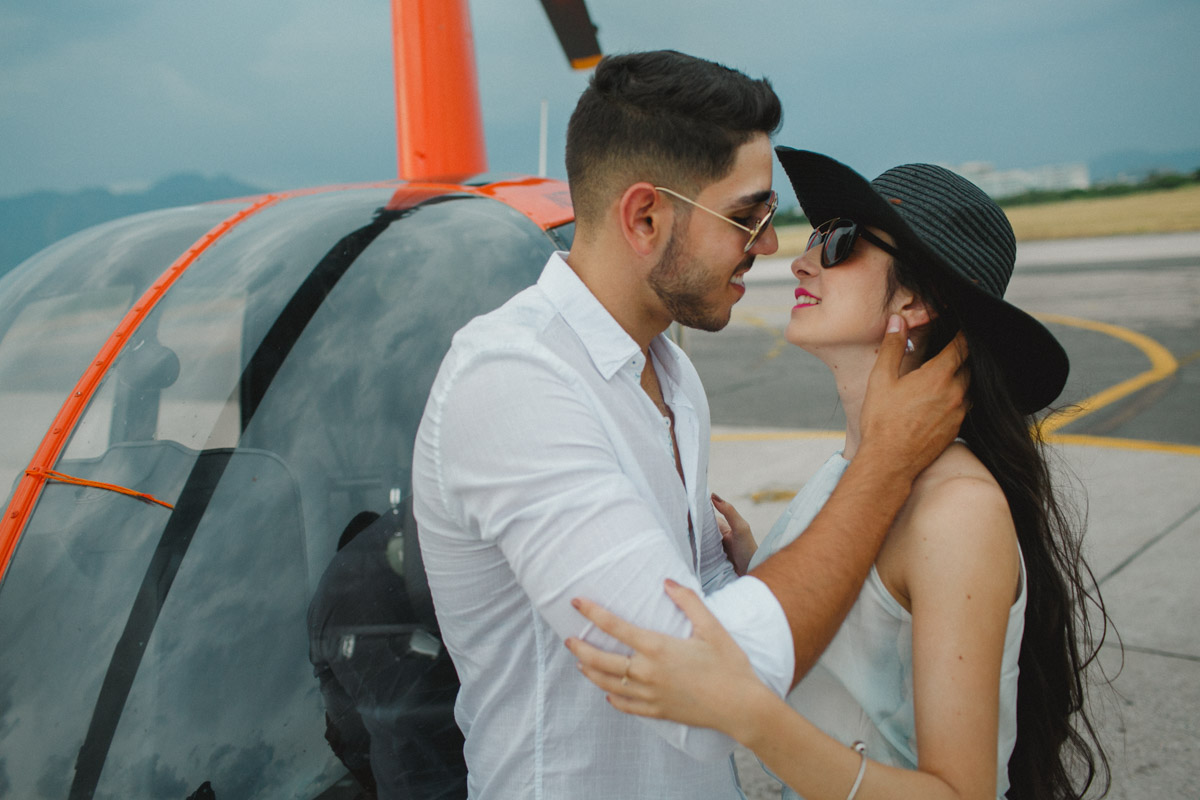 Affective Photography Aline Lelles and Rodrigo Wittitz | Wedding Photography, Couple Trial, Lifestyle, Engagement Request, Sky Is The Limit, Panoramic Flight, Ultra Pilot, Jacarepaguá Airport - RJ
