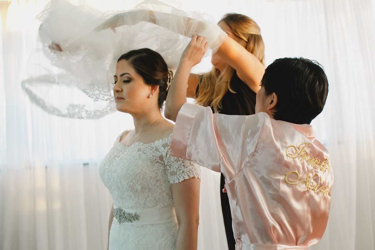 Photographie Affective Aline Lelles et Rodrigo Wittitz Photographie de mariage, Making of the Making of Bride Groom, c&eacute;r&eacute;monie de mariage Style de vie Messianique de soir&eacute;e de mariage