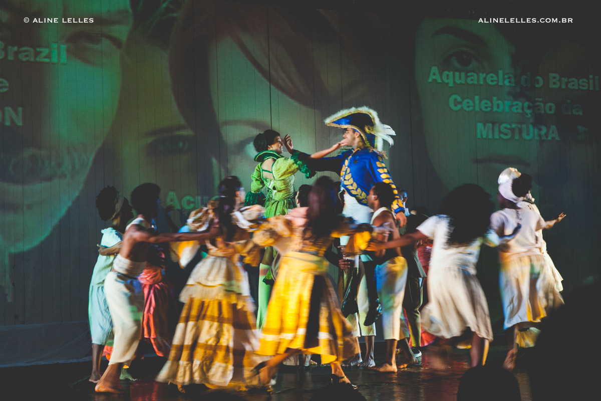 Affective Photography Aline Lelles and Rodrigo Wittitz, Family Photography, Happy People Photography, Lifestyle Photography, Dance Picture, Stage Shot, Viva Brasil, Jaime Aroxa - RJ