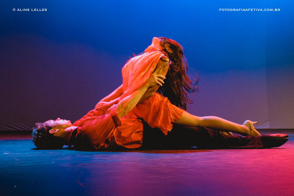 Affective Photography with Aline Lelles and Rodrigo Wittitz, Lifestyle Photography, With the Brightness of Your Look | A show by Jaime Ar&ocirc;xa (year 2007)