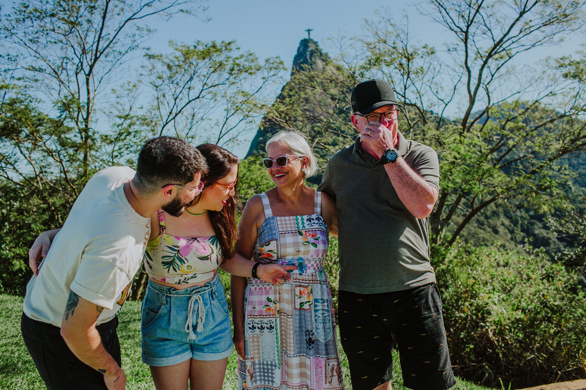 fotografia de pedido de casamento, mirante dona marta, pedido de casamento no rio de janeiro, fotógrafo de casamentos no rj, surpresa de casamento no mirante, fotografia afetiva no dona marta, local para pedidos de casamento, ensaio de casal no dona marta