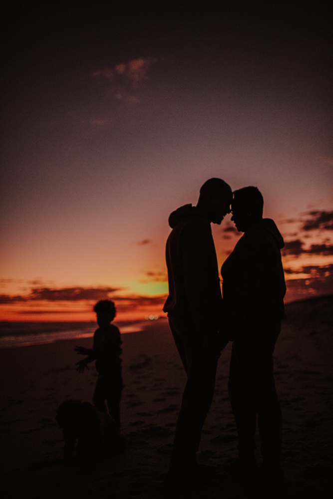 ensaio de casal rj, ensaio noivos, familia unida, ensaio no por do sol, criacao neurocompativel, terapia infantil, psicologia infantil, criacao de filhos, fotos de criancas e bebes rj, ensaio fotografico de familia rj, aline lelles, fotografia afetiva