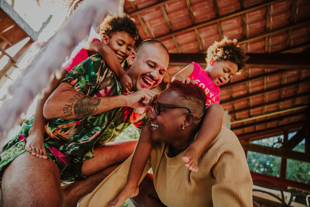homenagem ao dia internacional da familia, ensaio fotografico de familia, bebes e criancas, aline lelles, fotografia afetiva, fotosgrafia rj, fotografia regiao dos lagos, fotos de familia, ensaio documental de familia, fotodocumentario, cotidiano poesia