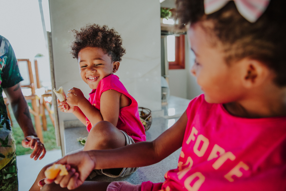 homenagem ao dia internacional da familia, ensaio fotografico de familia, bebes e criancas, aline lelles, fotografia afetiva, fotosgrafia rj, fotografia regiao dos lagos, fotos de familia, ensaio documental de familia, fotodocumentario, cotidiano poesia