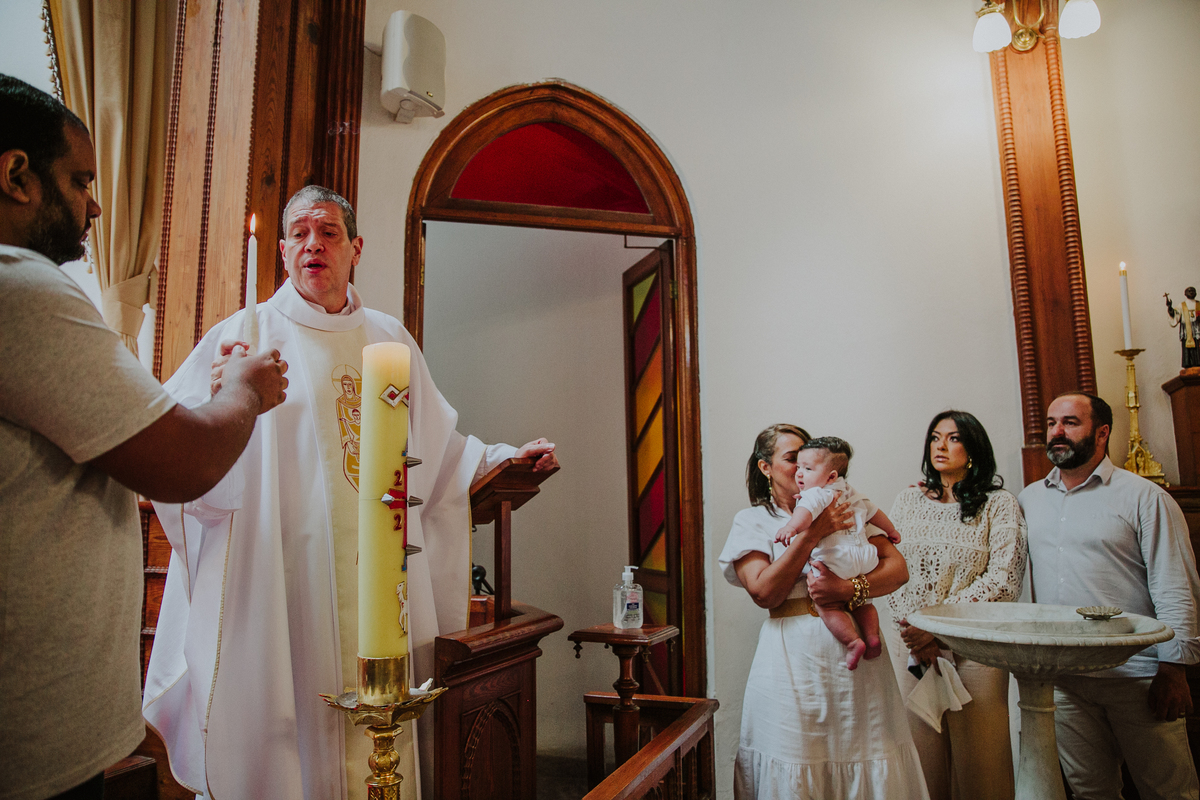 igreja nossa senhora da luz, padre marcelo batizado, batismo rj, batizado rj, batismo rio de janeiro, batizado rio de janeiro, fotografia de familia, fotografia de bebe, oracao em familia, alto da boa vista, aline lelles, fotografia afetiva