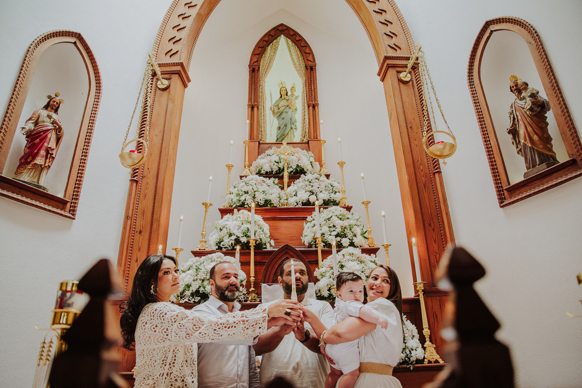 igreja nossa senhora da luz, padre marcelo batizado, batismo rj, batizado rj, batismo rio de janeiro, batizado rio de janeiro, fotografia de familia, fotografia de bebe, vela bastismal, alto da boa vista, aline lelles, fotografia afetiva