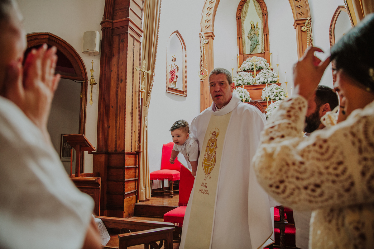igreja nossa senhora da luz, padre marcelo batizado, batismo rj, batizado rj, batismo rio de janeiro, batizado rio de janeiro, fotografia de familia, fotografia de bebe, fachada da igreja alto da boa vista, aline lelles, fotografia afetiva