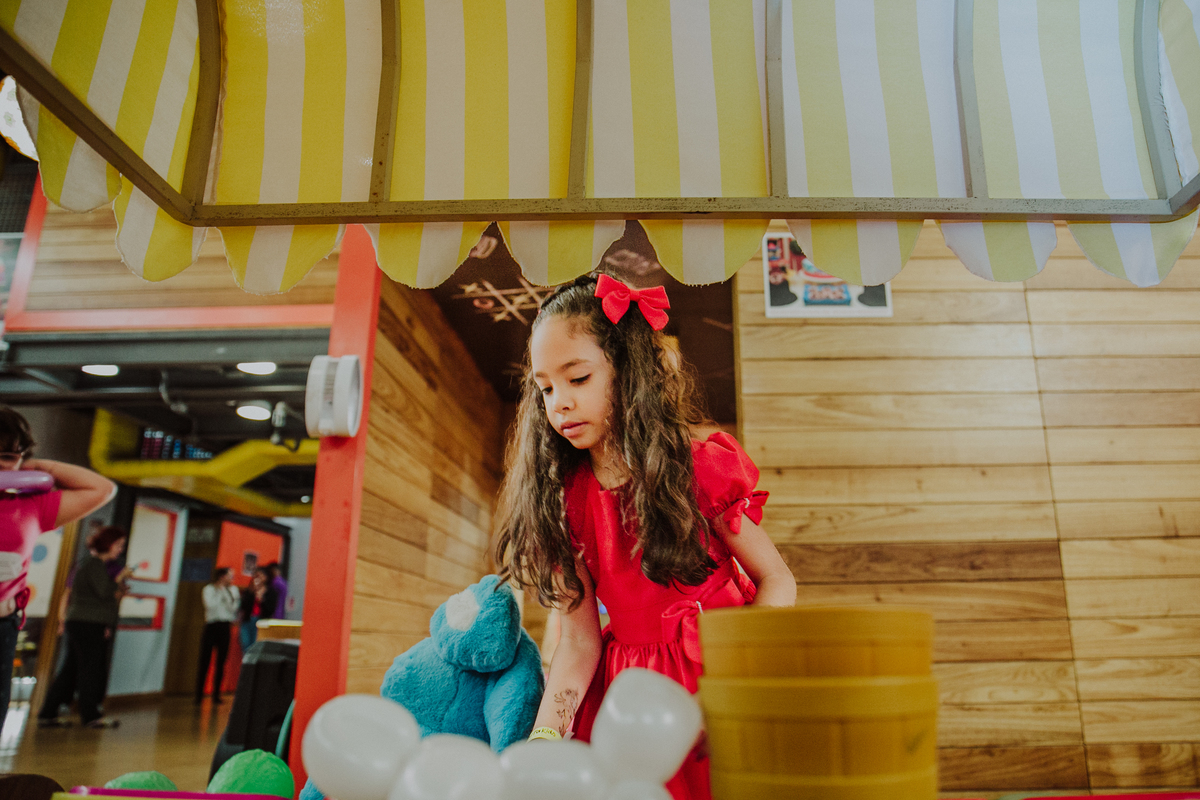 fotografia de festa infantil rio de janeiro, ensaio foto, festa tema turma da monica, barra kids casa de festas, casa de festas na barra da tijuca, decoracao de festa infantil, decoracao de festas, aline lelles, fotografia afetiva rj, brincadeira infantil