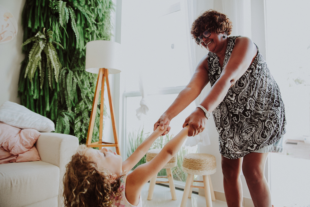 tati borges schindler fotografa na alemanha, ensaio de familia, cotidiano poesia, fotografia afetiva, fotos de familia, ensaio de familia cabo frio, ensaio de familia rj, aline lelles, fotografa no rj, cafe da manha em familia, retratos de familia